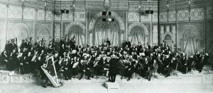 Theodore Thomas and the Chicago Orchestra onstage at the Auditorium Theatre in November 1897